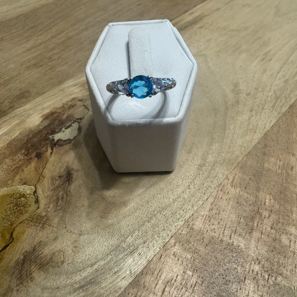 LASTACT WEDDING RING SIZE 6